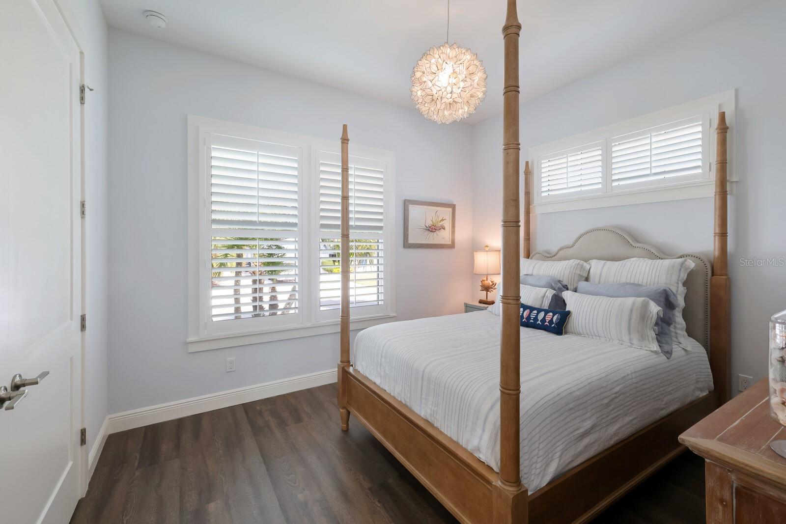 VOLUNTARY HOA - KEY ROYALE RESIDENT OWNE - Residential