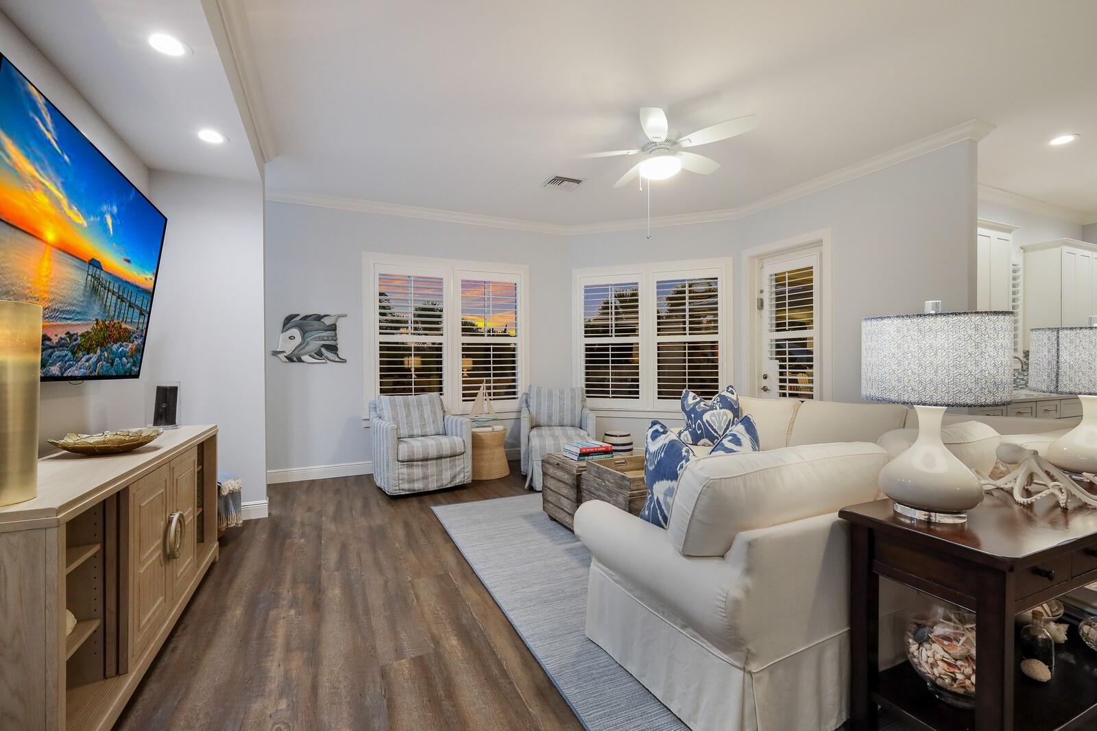 VOLUNTARY HOA - KEY ROYALE RESIDENT OWNE - Residential