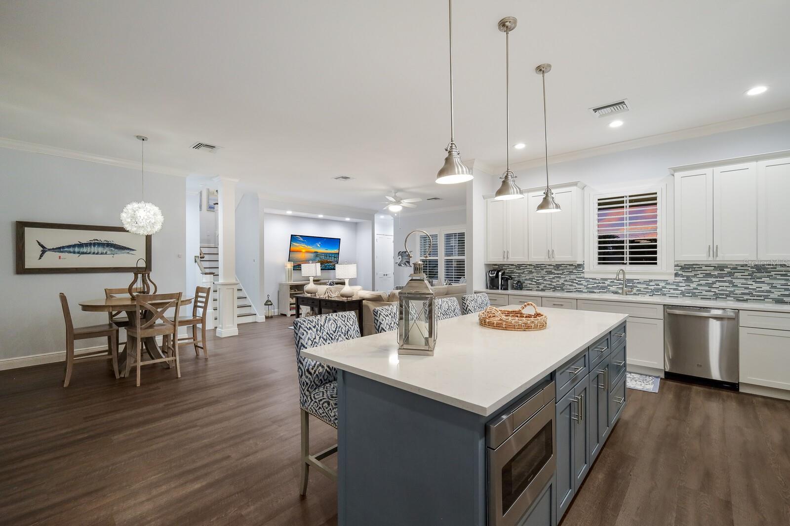 VOLUNTARY HOA - KEY ROYALE RESIDENT OWNE - Residential