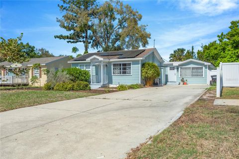 Photo of 1424 Pine Street, Clearwater, FL 33756 (MLS # TB8486386)