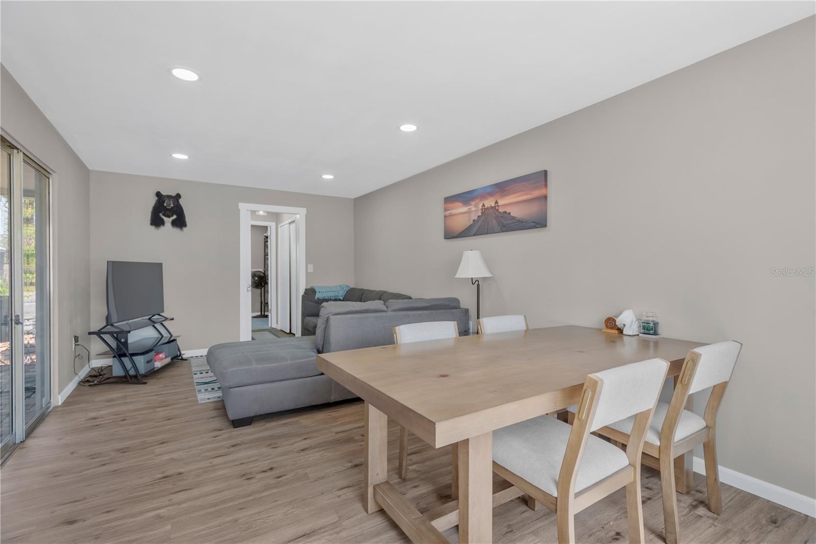 BREEZE HILL - Residential