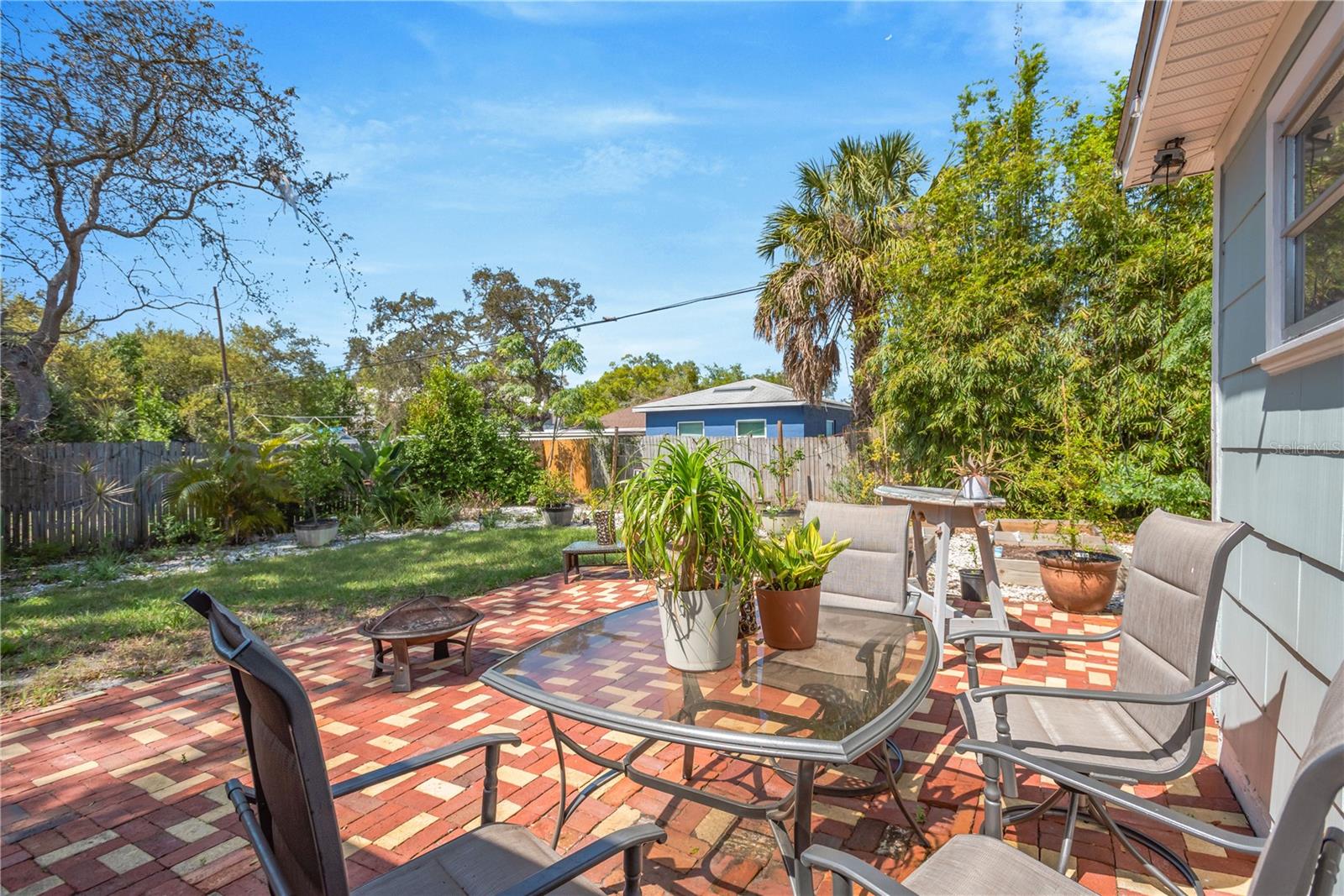 BREEZE HILL - Residential