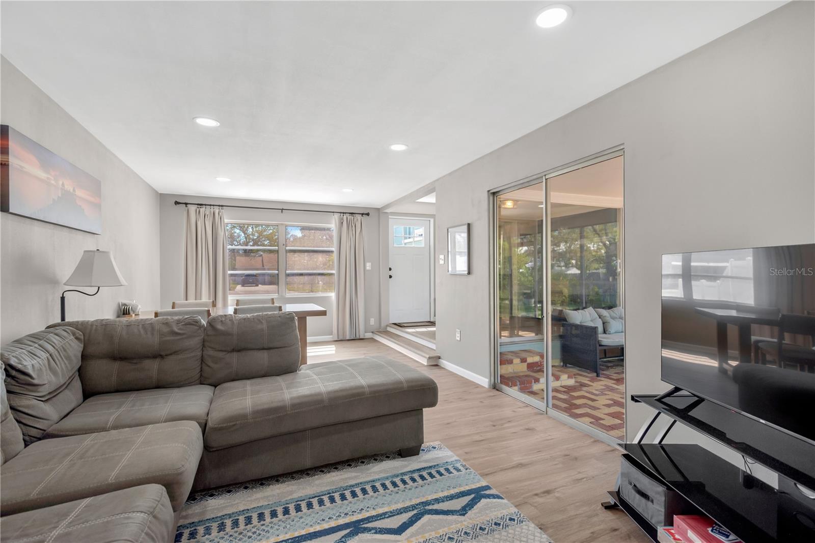 BREEZE HILL - Residential