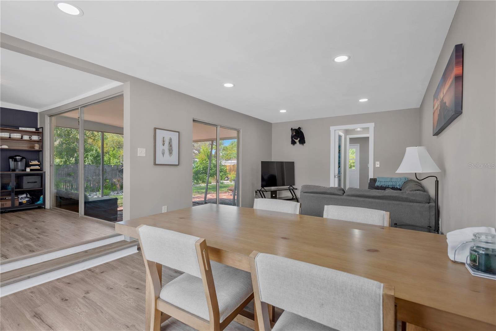 BREEZE HILL - Residential