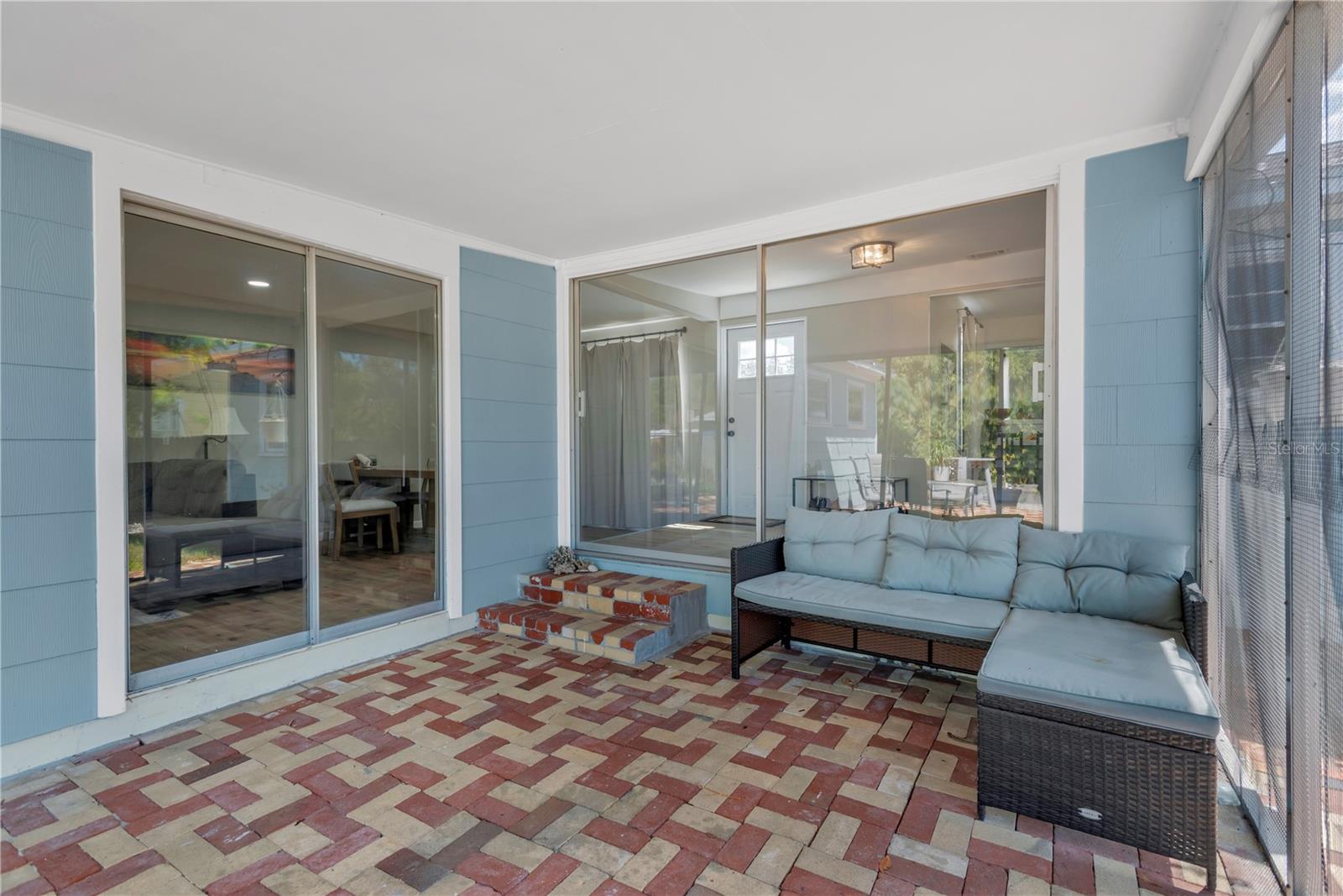 BREEZE HILL - Residential