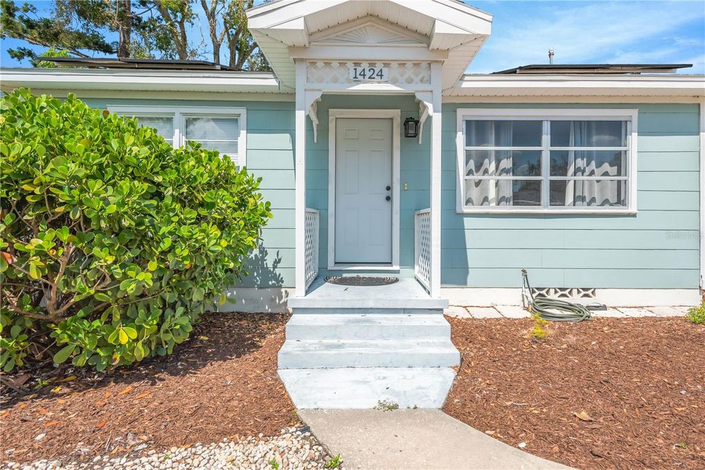 Photo of 1424 Pine Street, Clearwater, FL 33756 (MLS # TB8486386)