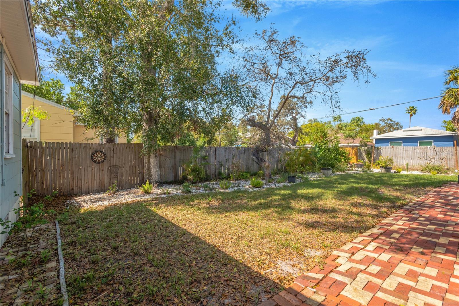 BREEZE HILL - Residential