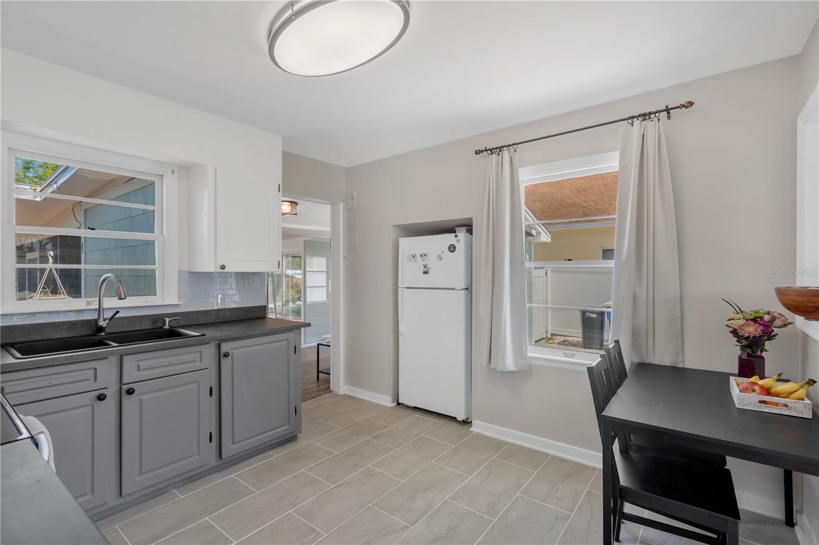 BREEZE HILL - Residential