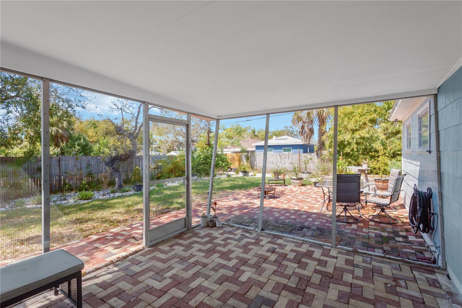 BREEZE HILL - Residential