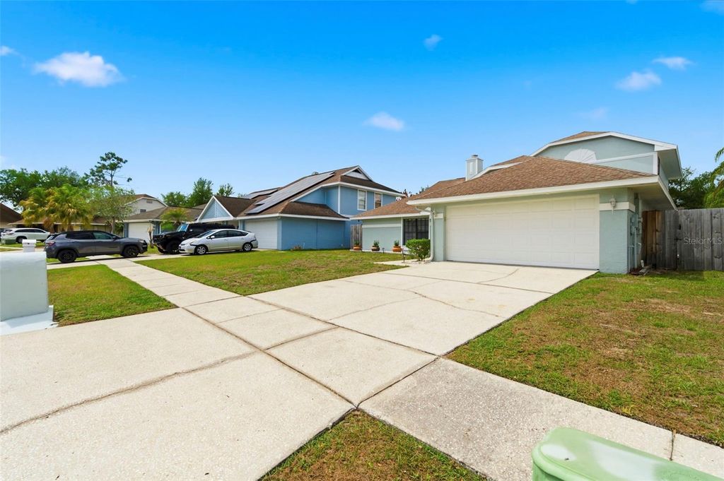 Photo of 1925 Redbridge Drive, Brandon, FL 33511 (MLS # TB8490948)