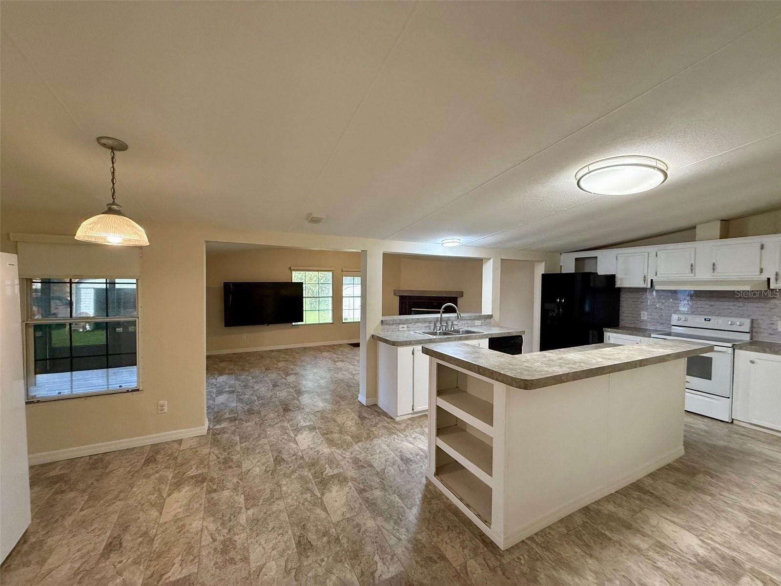 OAK HAMMOCK ESTATES - Residential