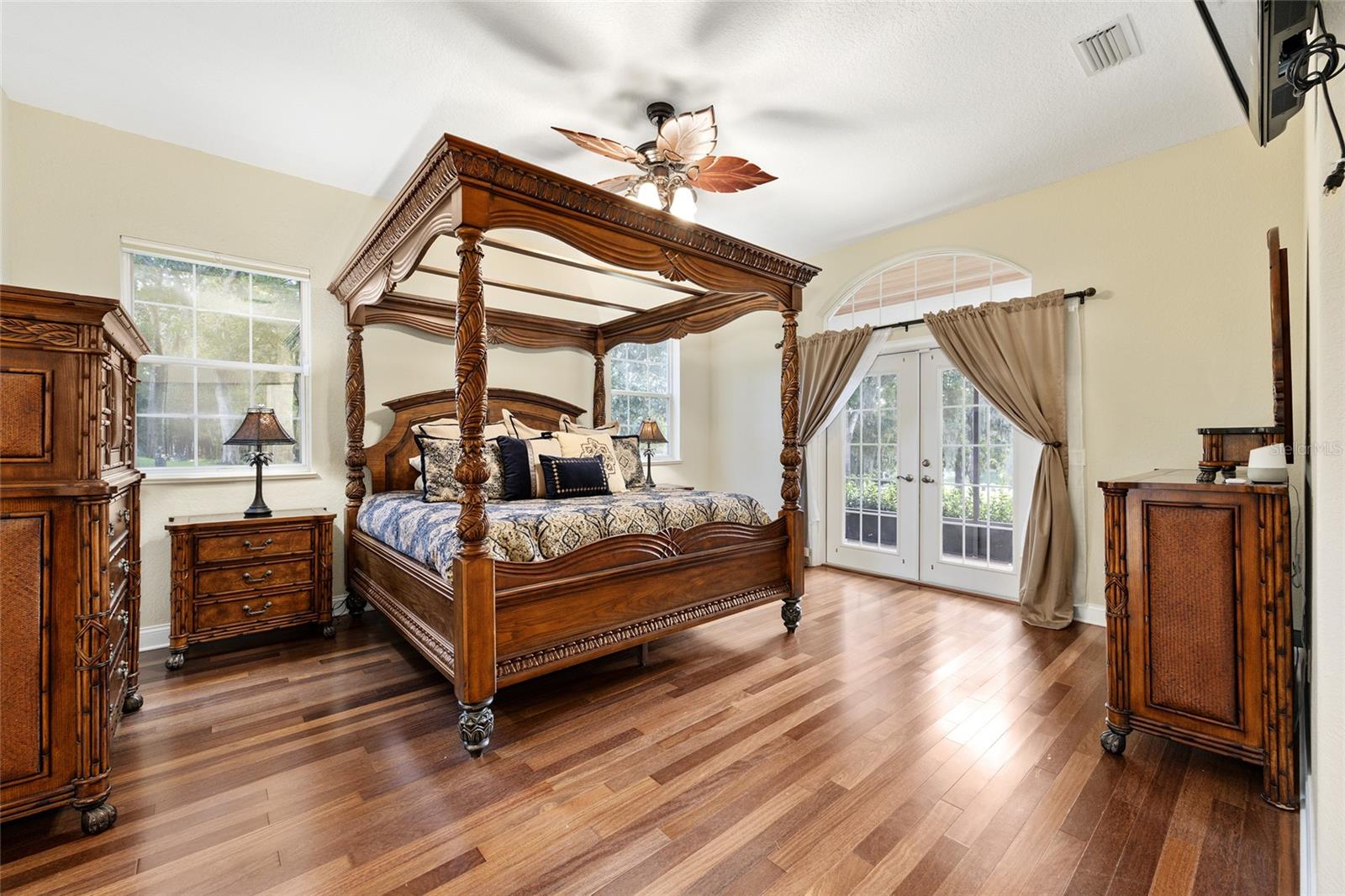 BROOKSTONE - Residential