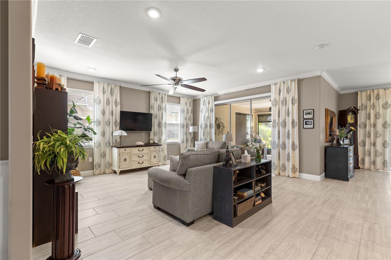 CANDLER HILLS WEST SANCTUARY - Residential