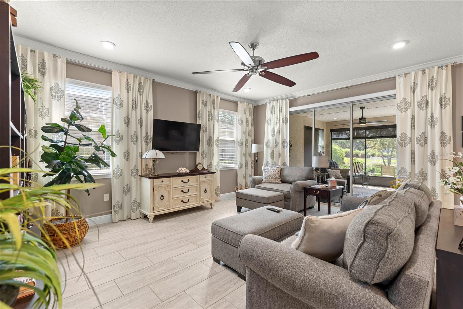 CANDLER HILLS WEST SANCTUARY - Residential