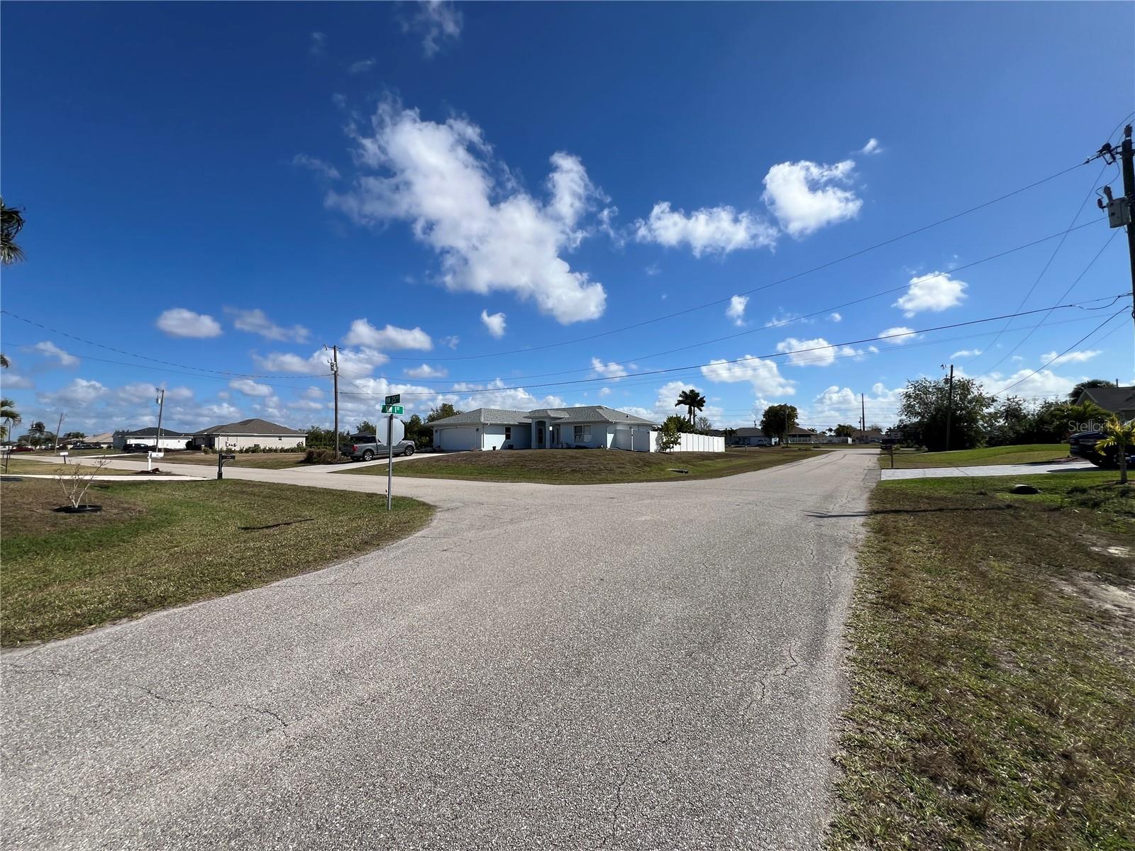 CAPE CORAL - Land