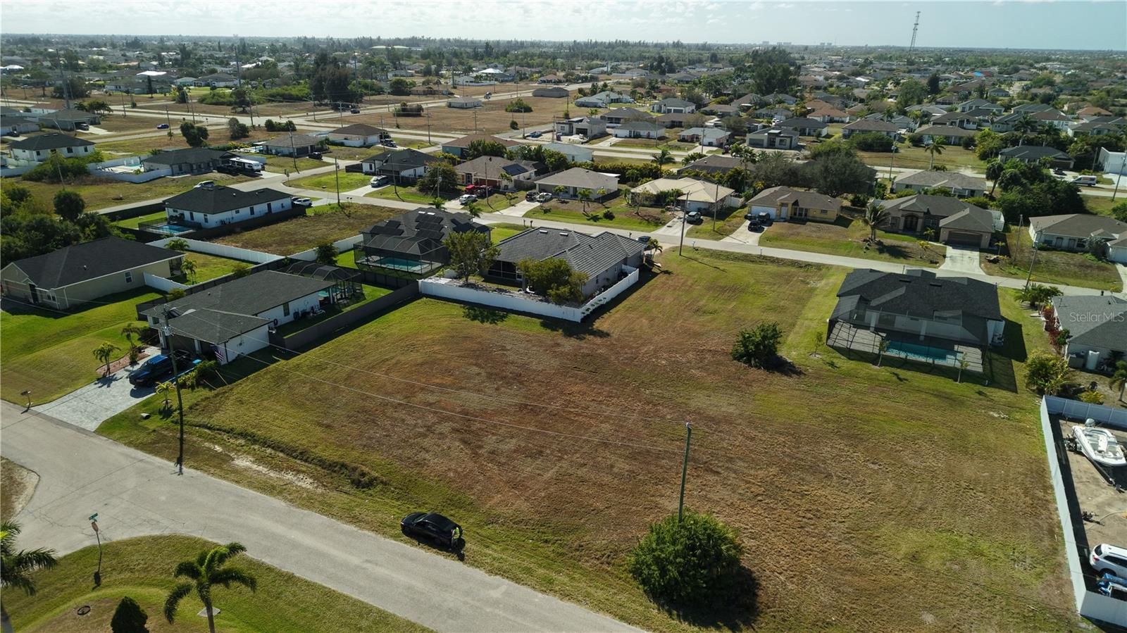 CAPE CORAL - Land
