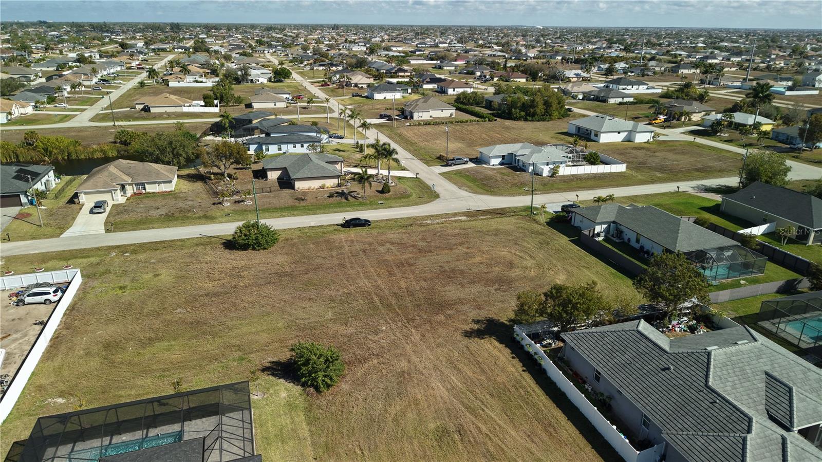 CAPE CORAL - Land
