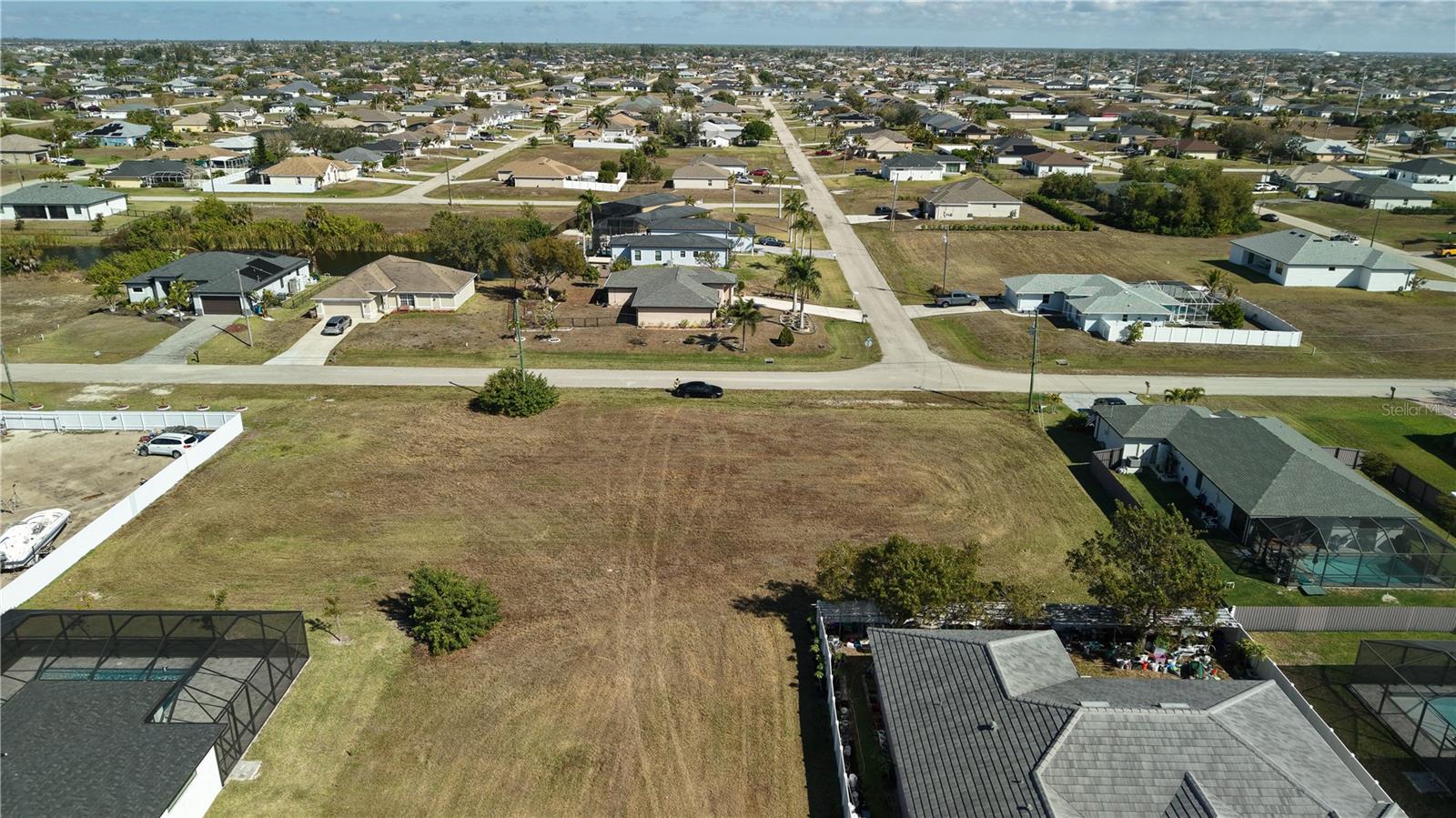CAPE CORAL - Land