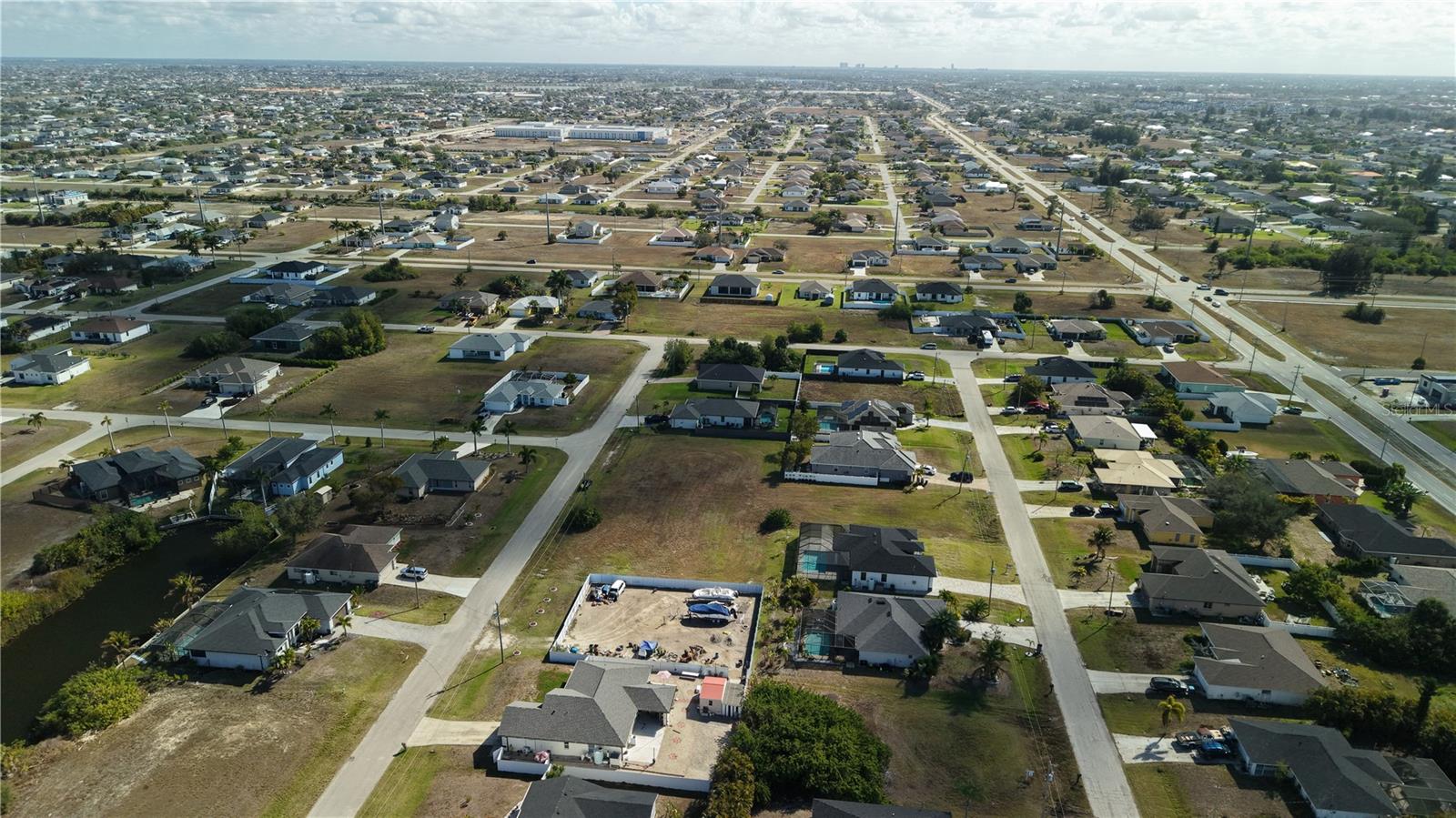 CAPE CORAL - Land