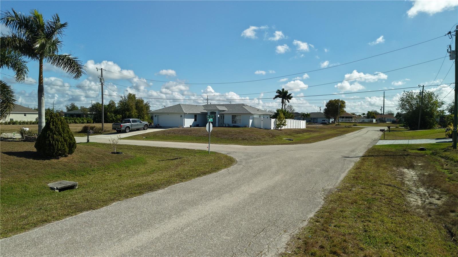 CAPE CORAL - Land