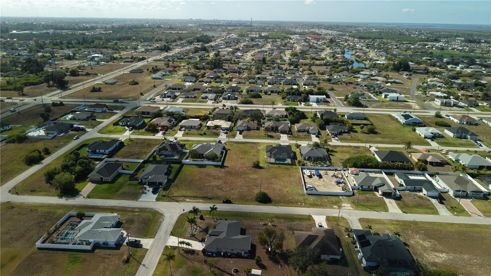 CAPE CORAL - Land