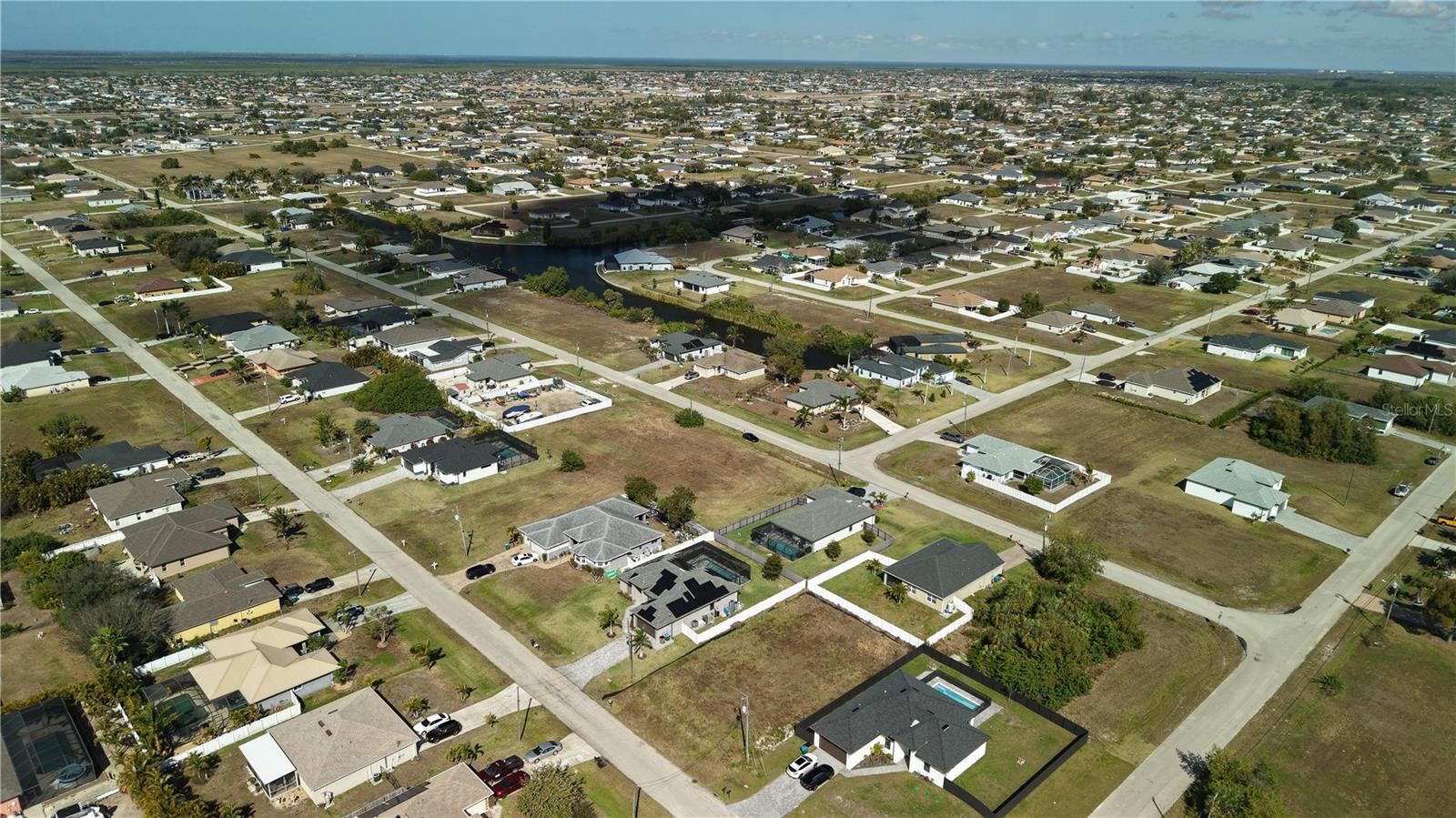 CAPE CORAL - Land