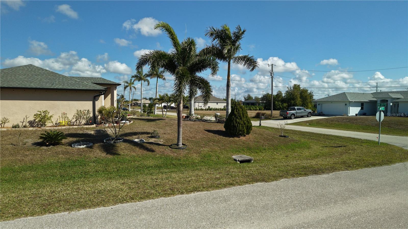 CAPE CORAL - Land