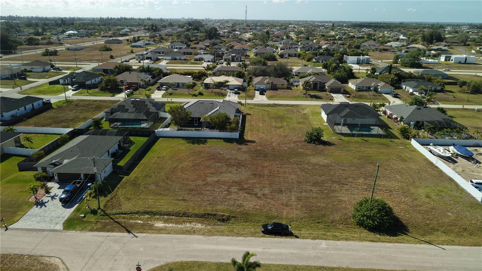 CAPE CORAL - Land