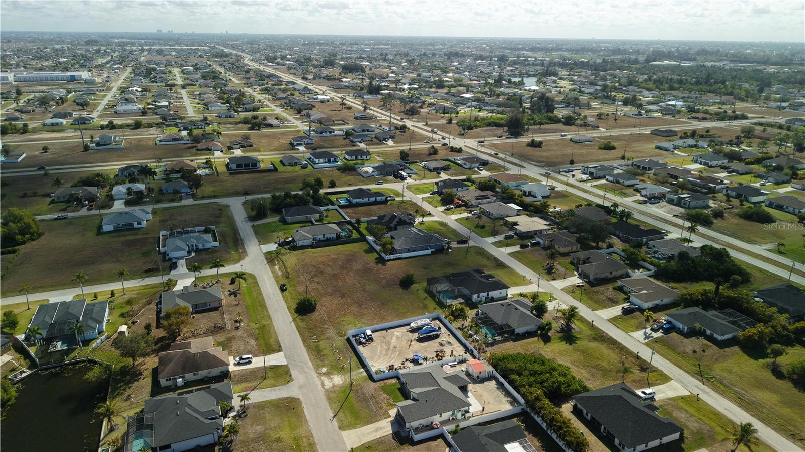 CAPE CORAL - Land