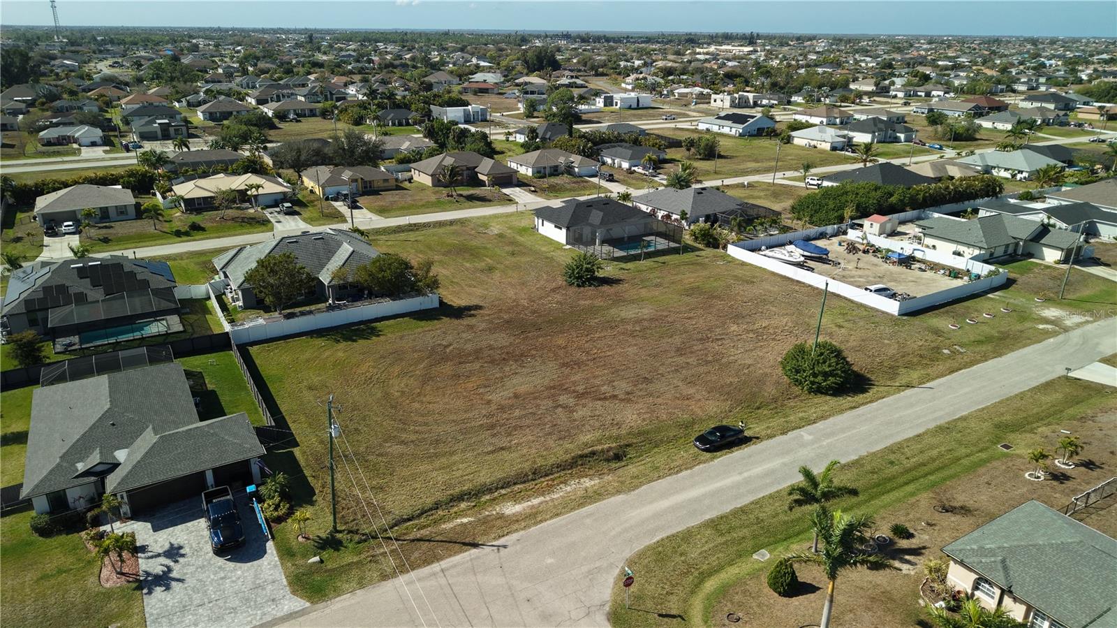 CAPE CORAL - Land