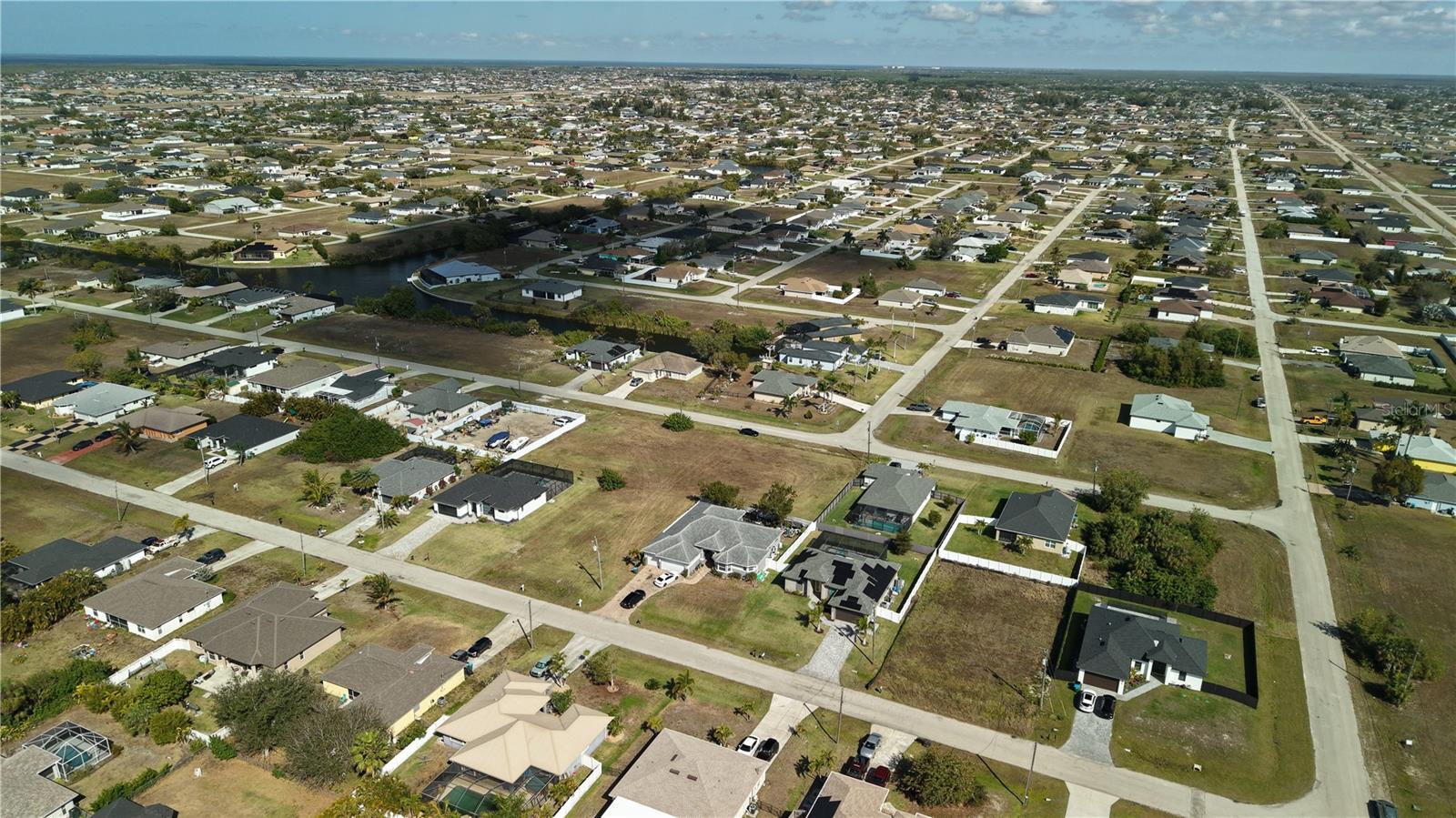 CAPE CORAL - Land