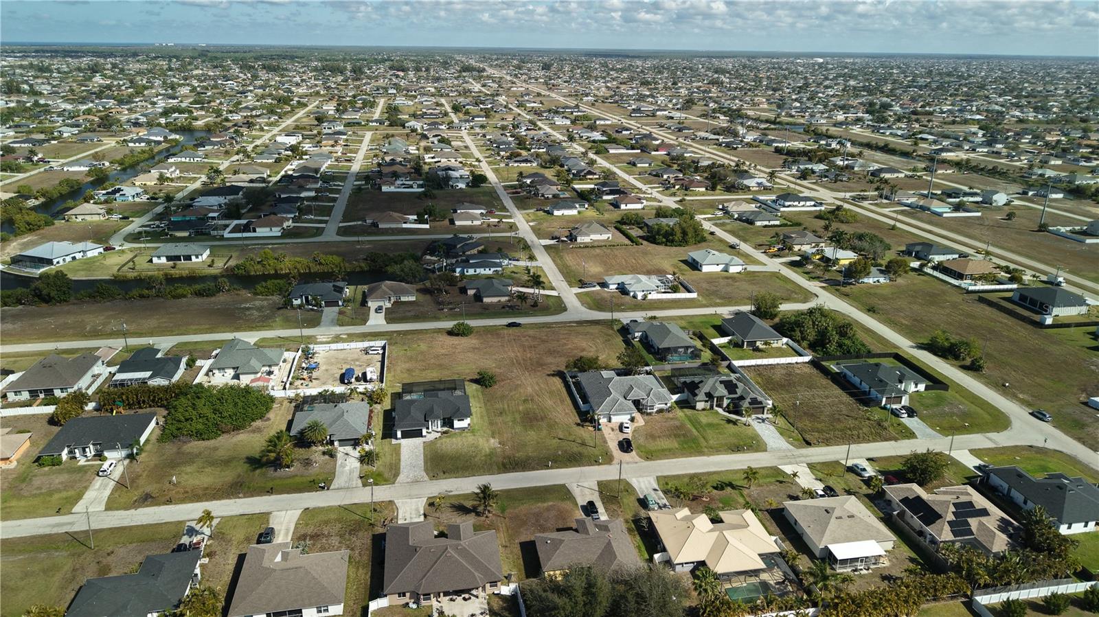 CAPE CORAL - Land