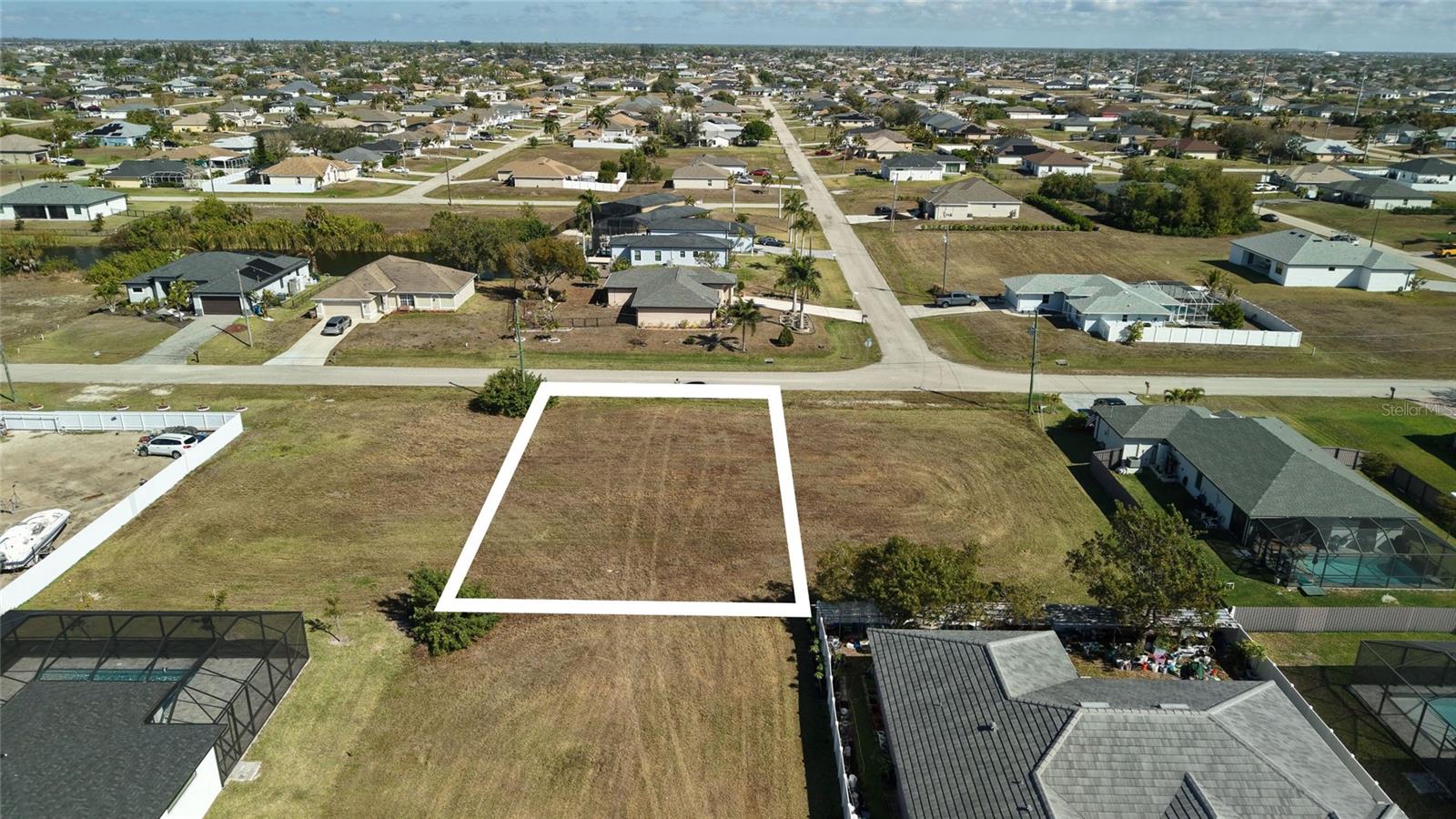 CAPE CORAL - Land