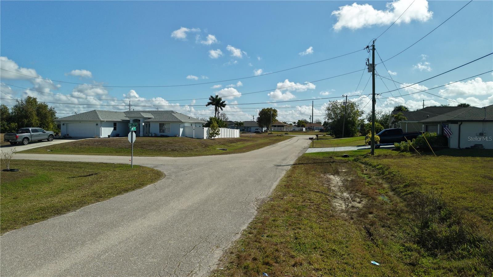 CAPE CORAL - Land