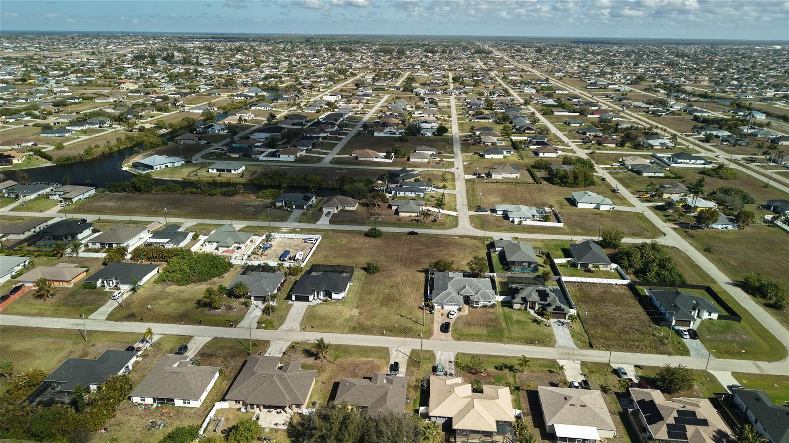 CAPE CORAL - Land