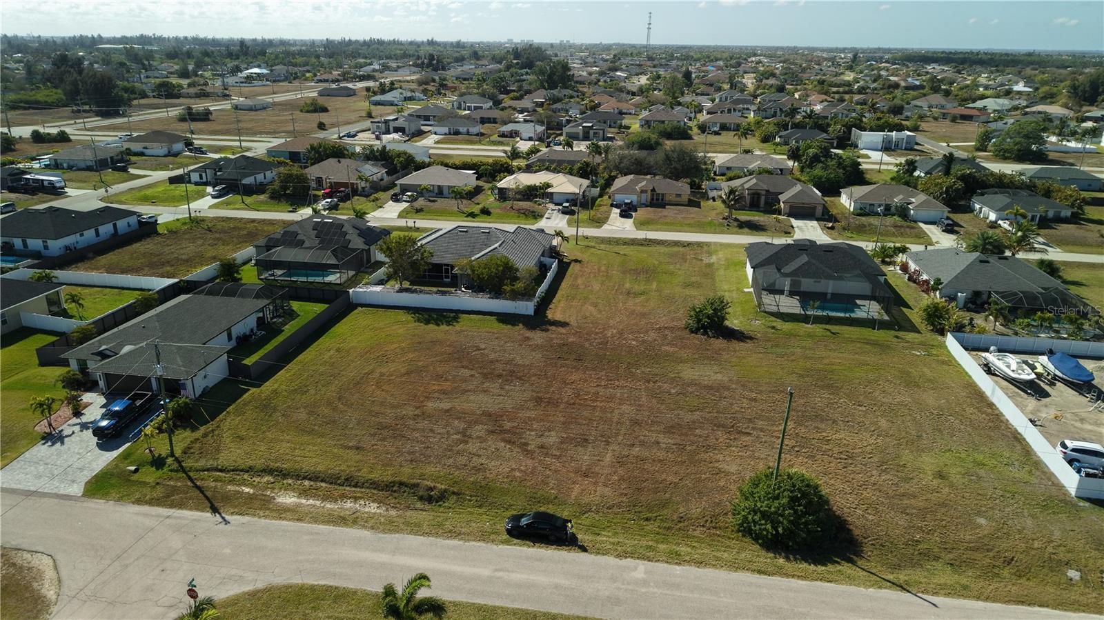 CAPE CORAL - Land