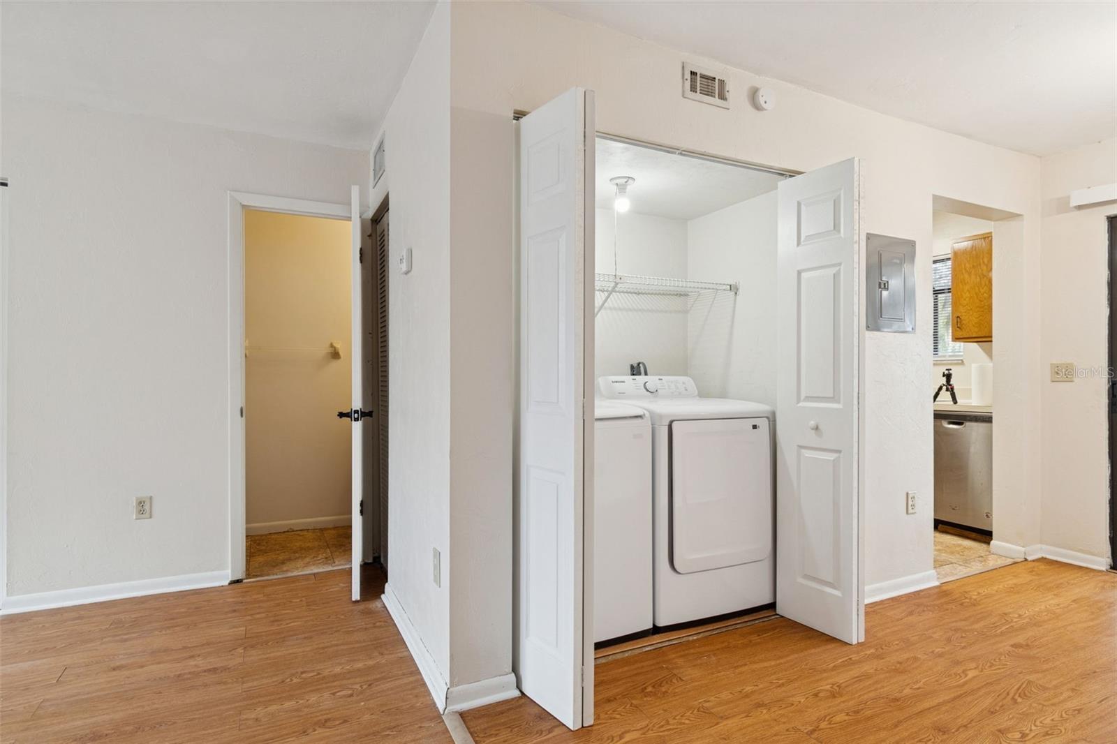 SOUTHFORK OAKS - Residential