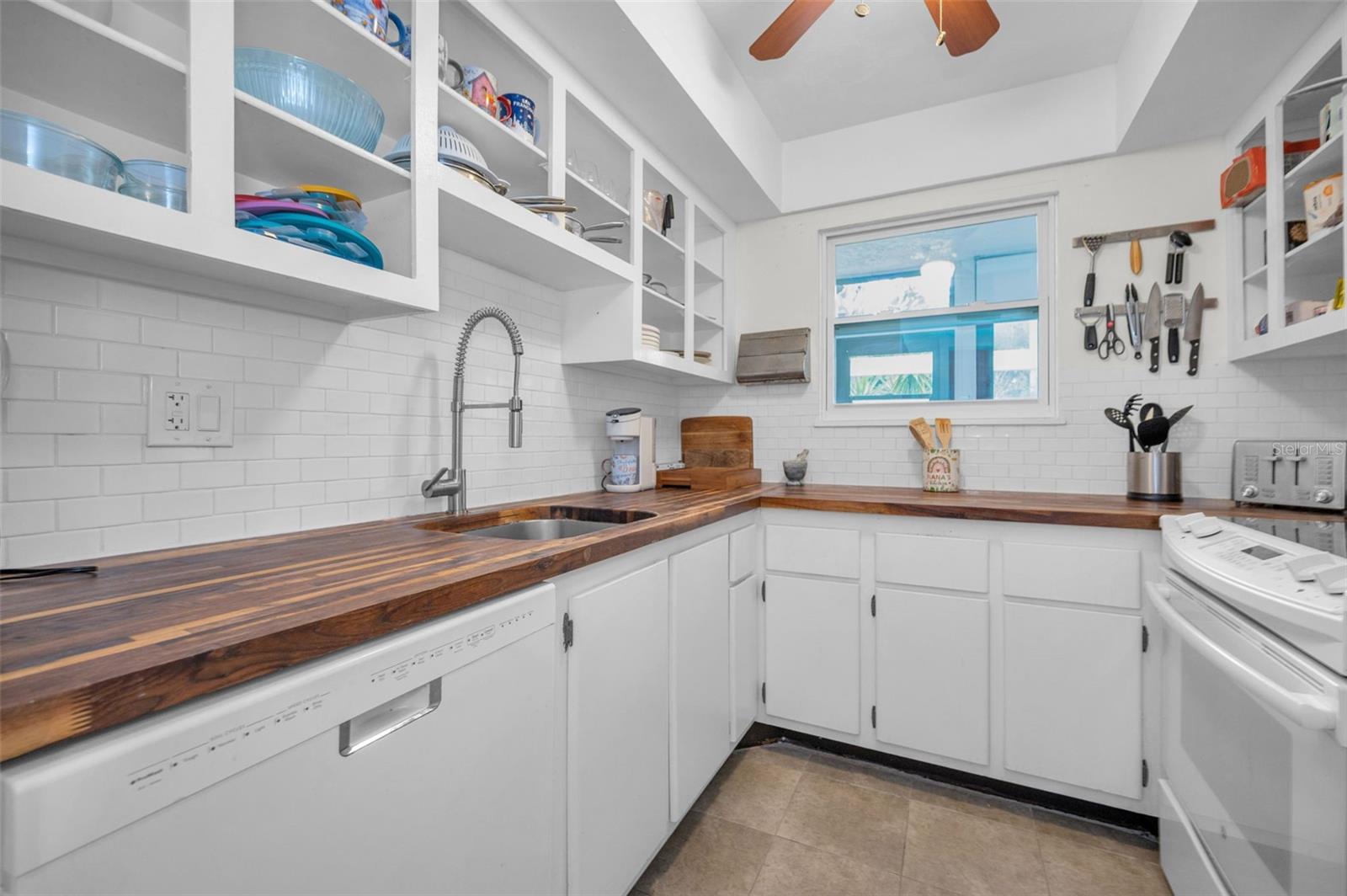 WINDRUSH BAY CONDO - Residential