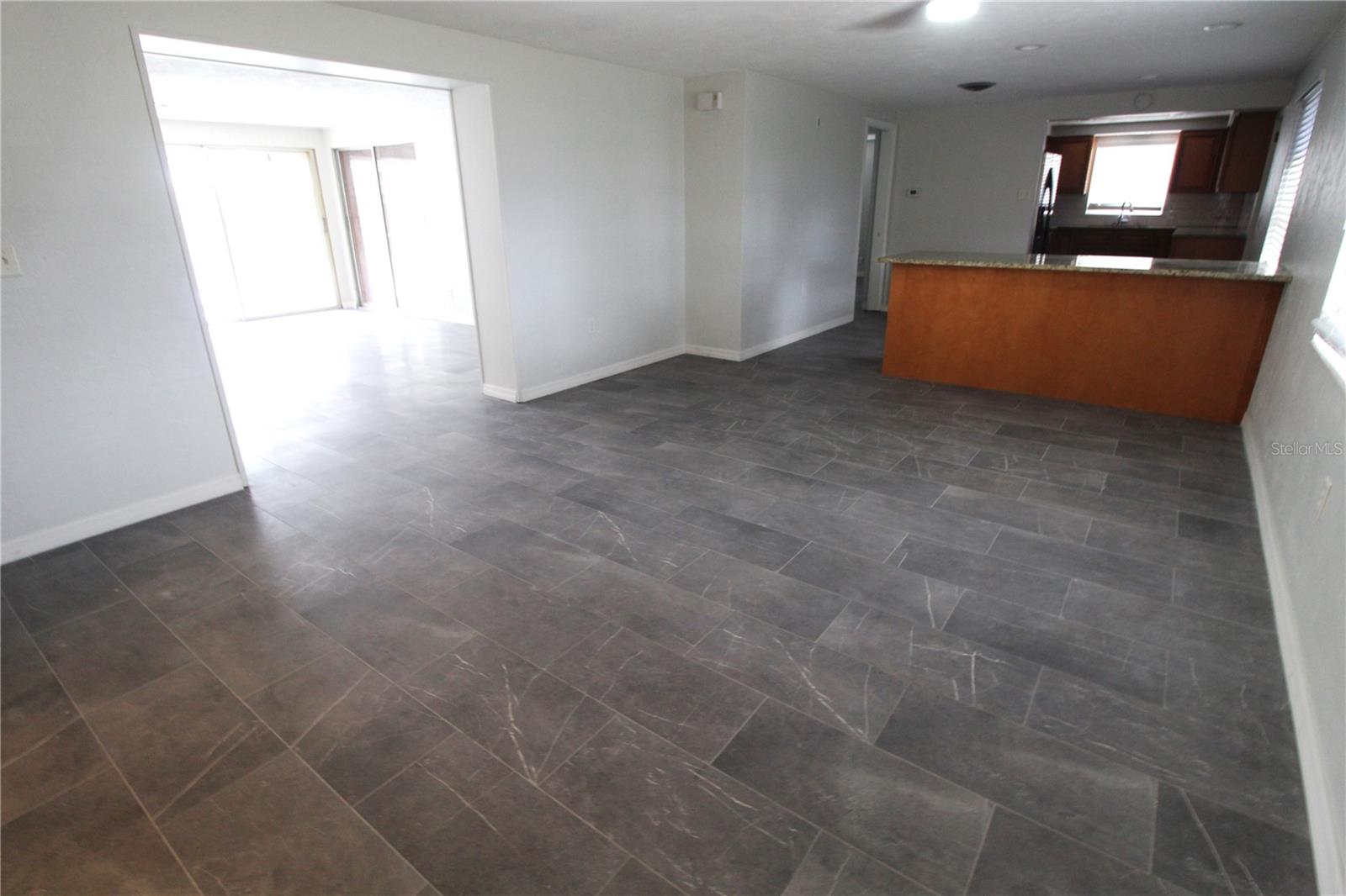 SIESTA HEIGHTS MANOR - Residential Lease