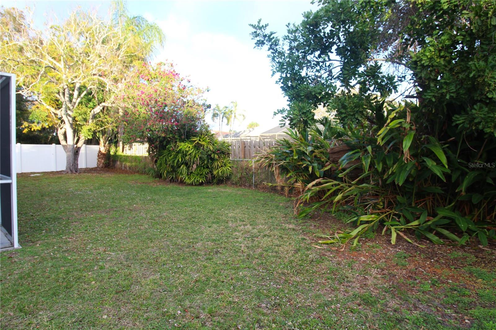 SIESTA HEIGHTS MANOR - Residential Lease