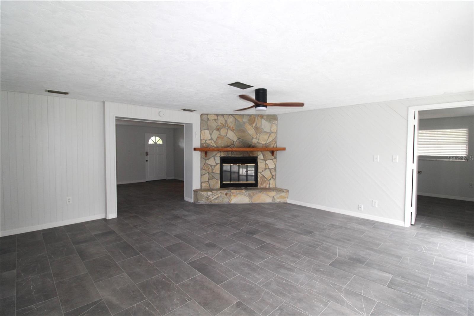 SIESTA HEIGHTS MANOR - Residential Lease