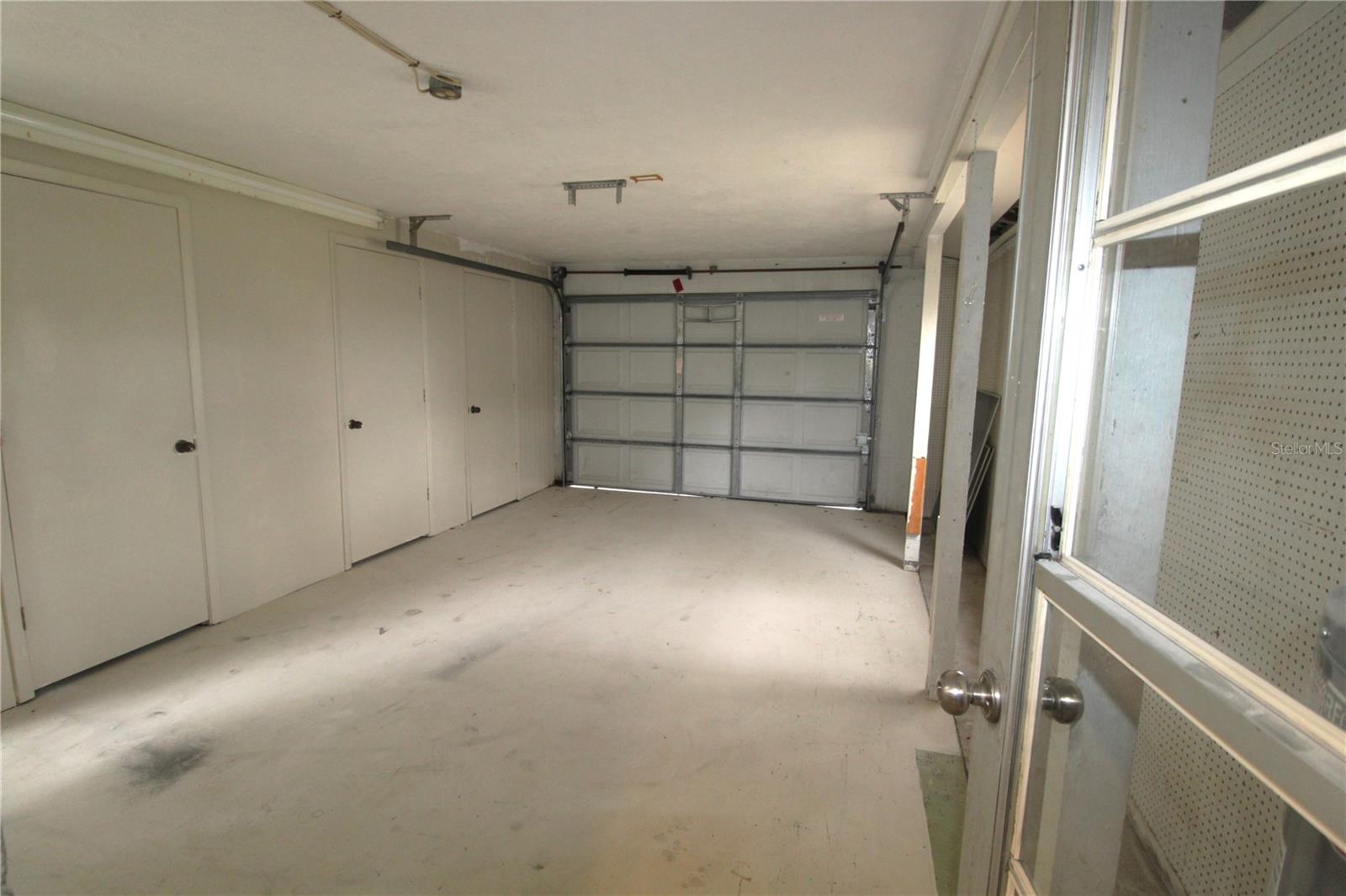 SIESTA HEIGHTS MANOR - Residential Lease