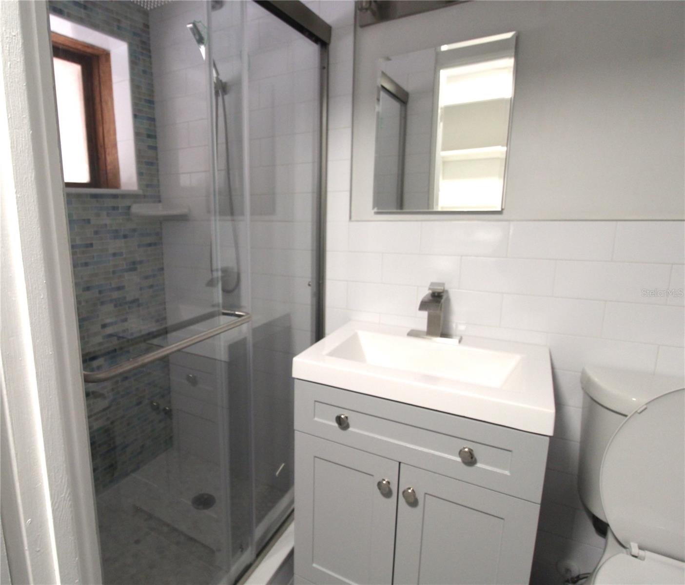 SIESTA HEIGHTS MANOR - Residential Lease