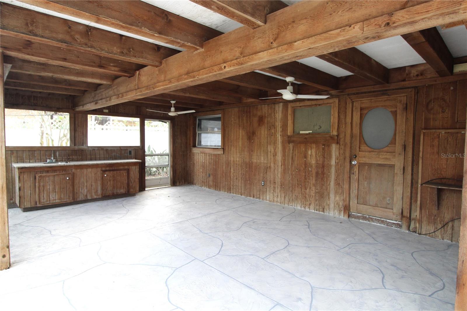 SIESTA HEIGHTS MANOR - Residential Lease