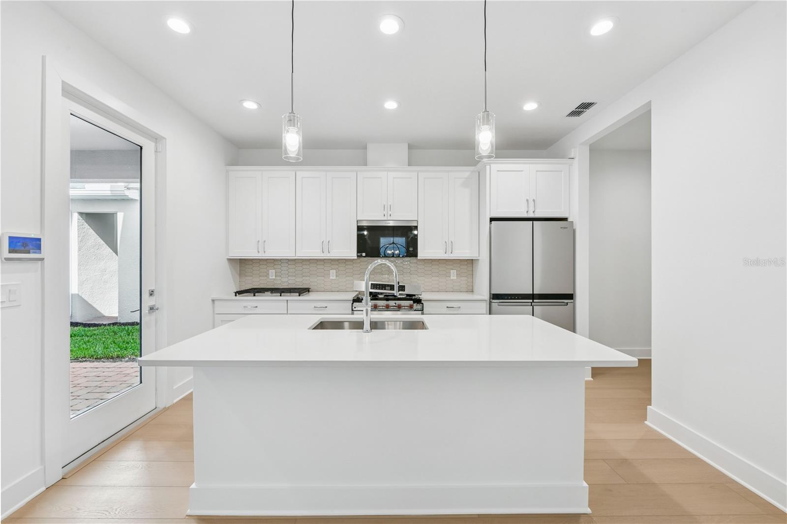 2596 LONG PINE AVENUE