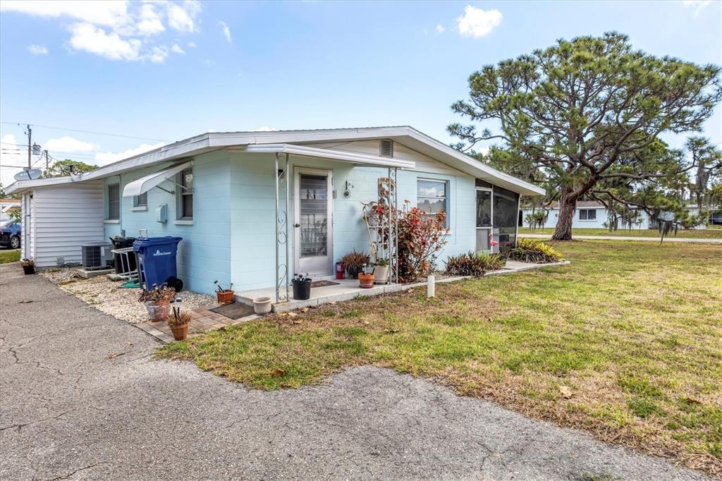 LONGS SUB OF LT 91 ENGLEWOOD - Residential Income