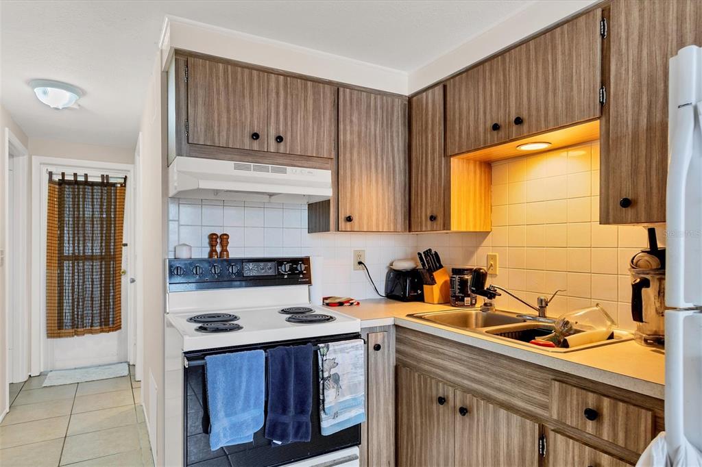 LONGS SUB OF LT 91 ENGLEWOOD - Residential Income