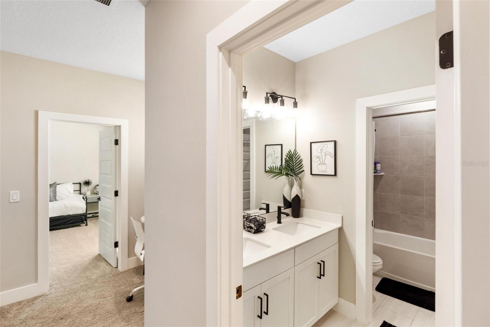 SAVANNA AT LAKEWOOD RANCH - Residential