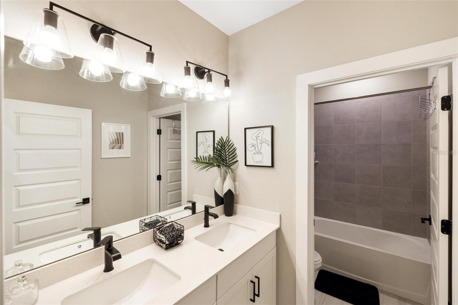 SAVANNA AT LAKEWOOD RANCH - Residential