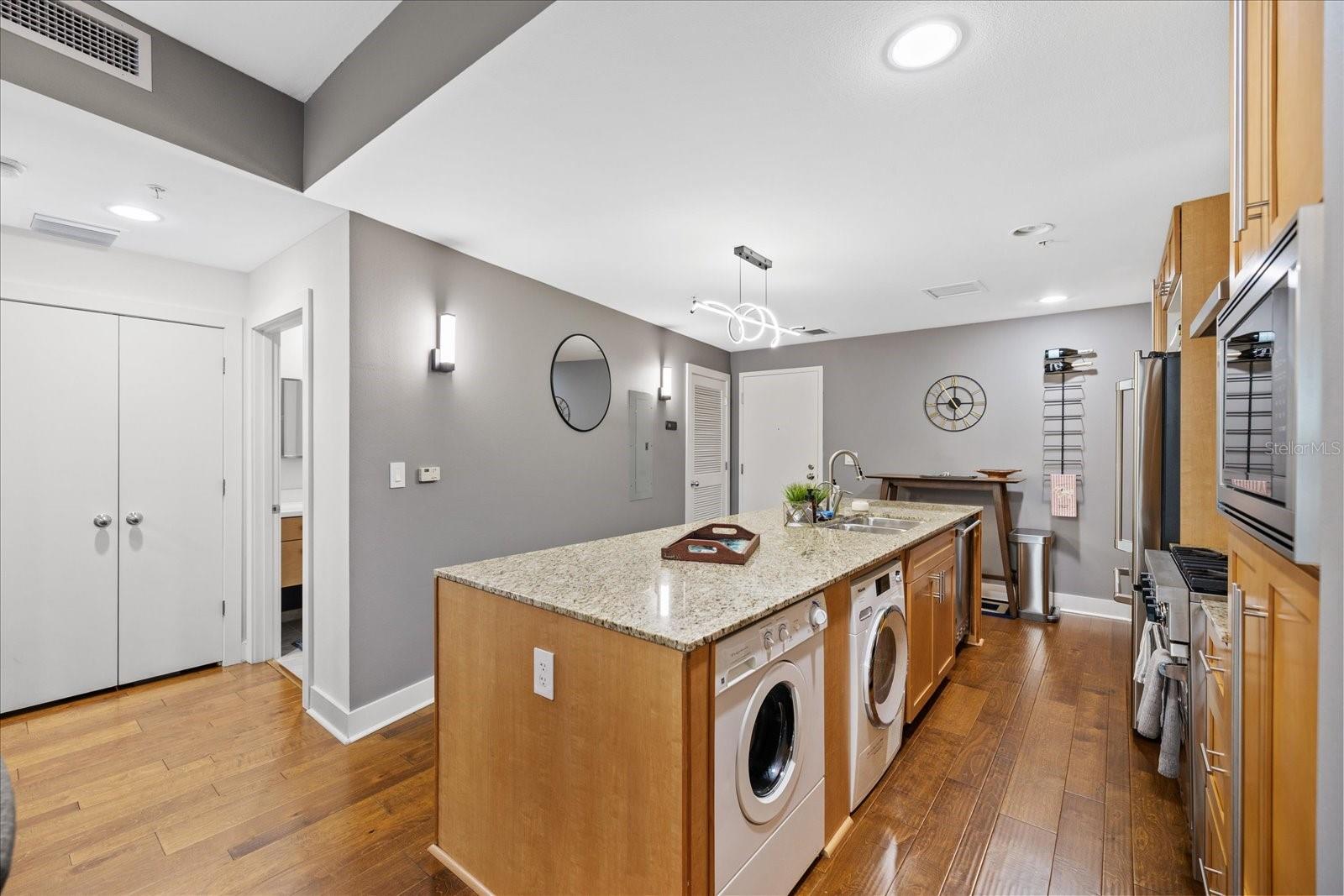 GRAND CENTRAL AT KENNEDY RESID - Residential